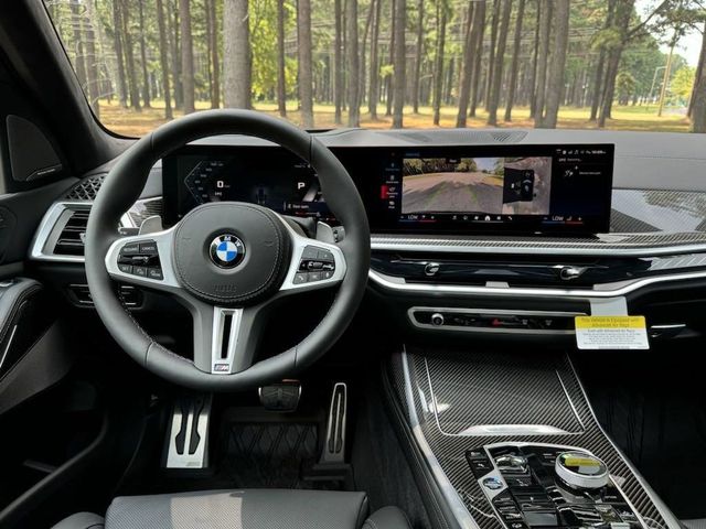 2025 BMW X7 M60i