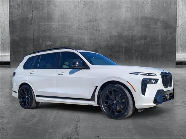 2025 BMW X7 M60i