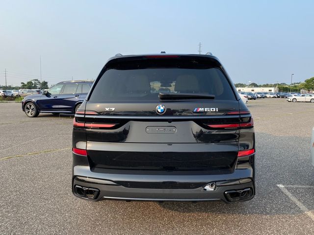 2025 BMW X7 M60i