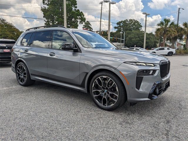 2025 BMW X7 M60i