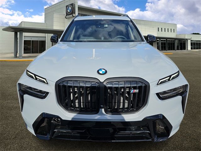 2025 BMW X7 M60i