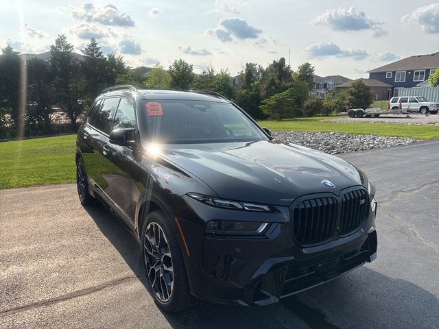 2025 BMW X7 M60i