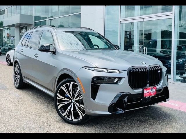 2025 BMW X7 M60i