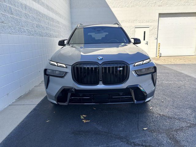 2025 BMW X7 M60i