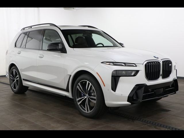 2025 BMW X7 M60i