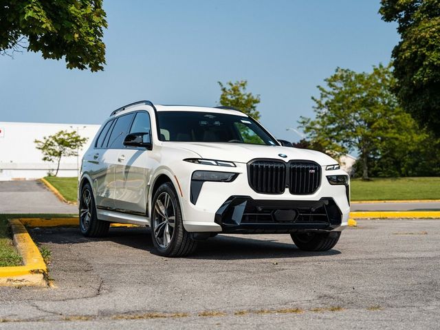 2025 BMW X7 M60i