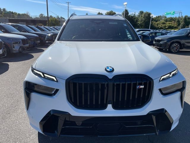 2025 BMW X7 M60i