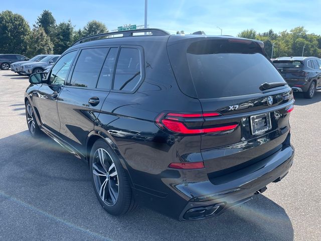 2025 BMW X7 M60i