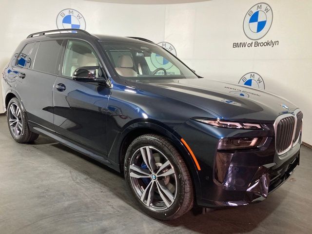 2025 BMW X7 M60i