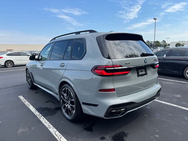 2025 BMW X7 M60i