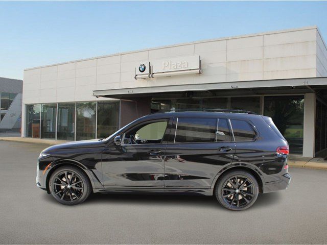 2025 BMW X7 M60i