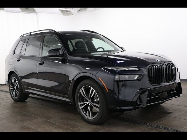 2025 BMW X7 M60i