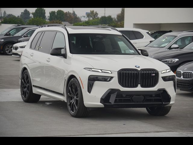 2025 BMW X7 M60i