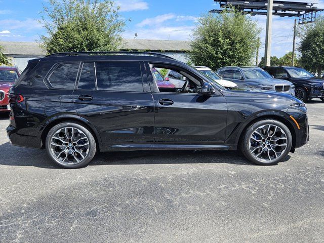 2025 BMW X7 M60i