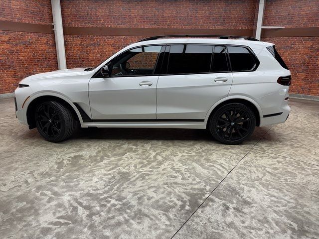 2025 BMW X7 M60i