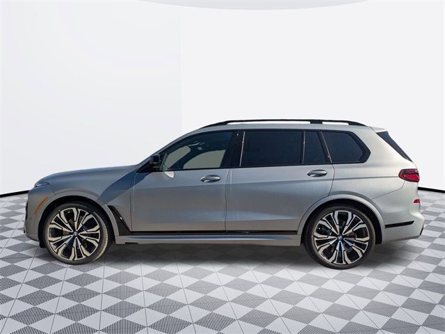 2025 BMW X7 M60i