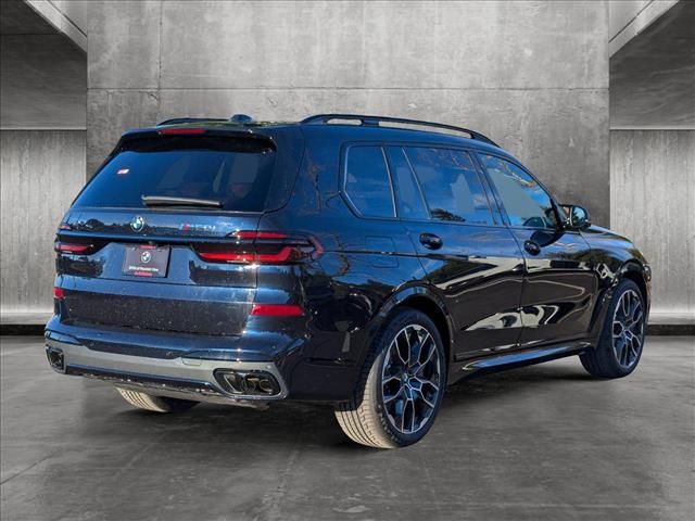 2025 BMW X7 M60i