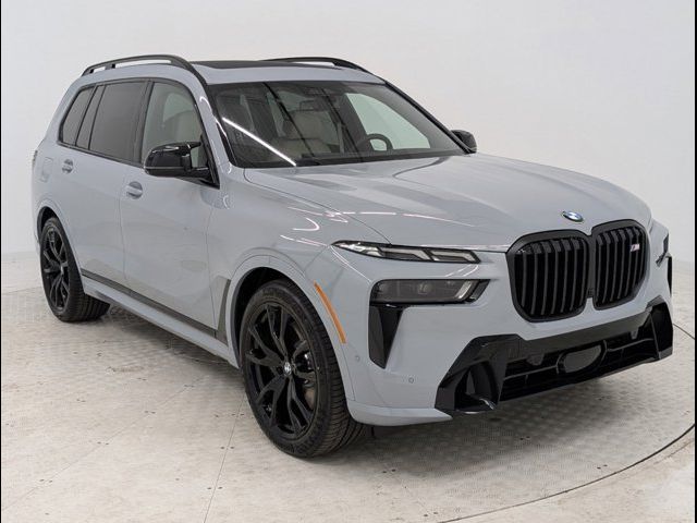 2025 BMW X7 M60i