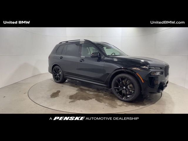 2025 BMW X7 M60i