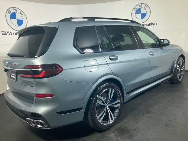 2025 BMW X7 M60i