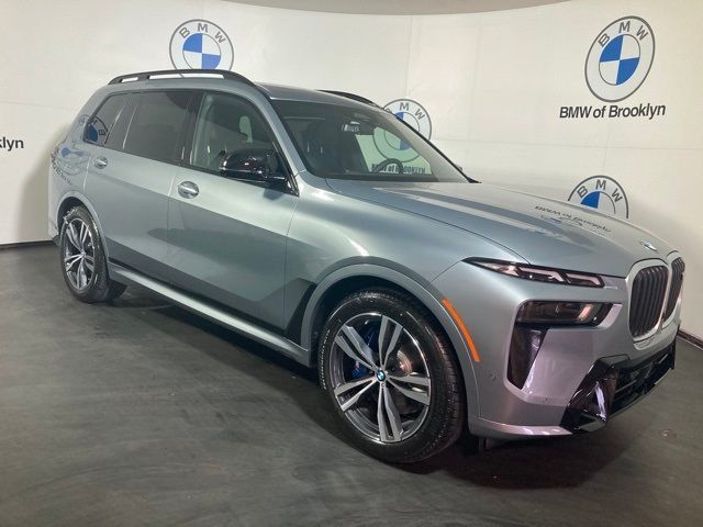 2025 BMW X7 M60i