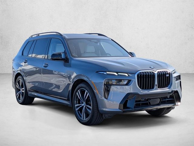 2025 BMW X7 M60i