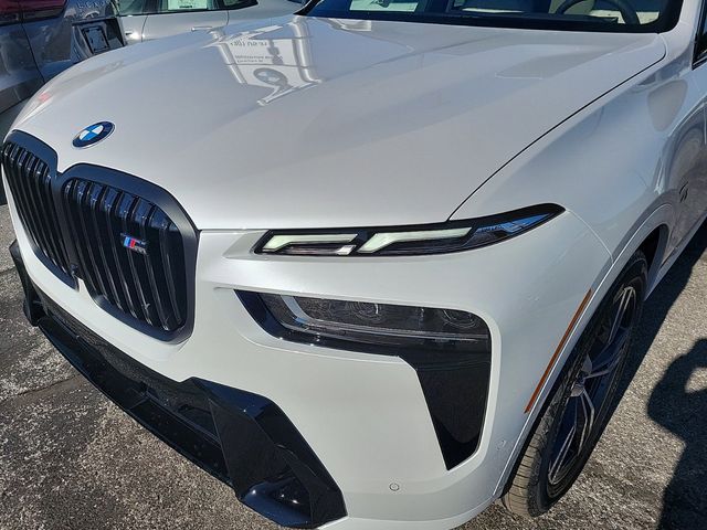 2025 BMW X7 M60i