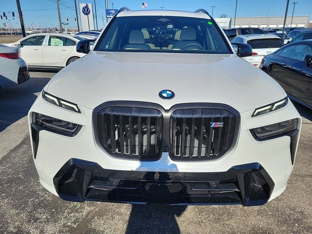 2025 BMW X7 M60i