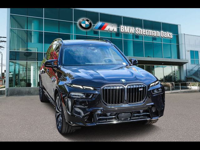 2025 BMW X7 M60i