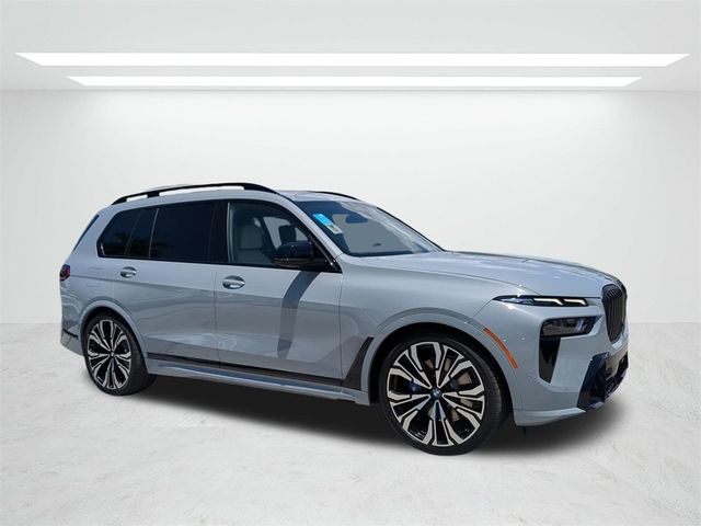 2025 BMW X7 M60i