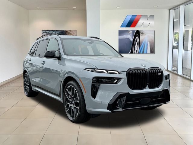 2025 BMW X7 M60i