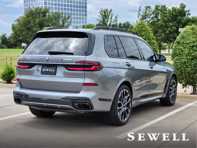 2025 BMW X7 M60i