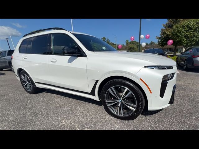 2025 BMW X7 M60i