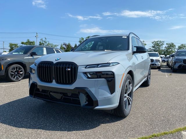 2025 BMW X7 M60i