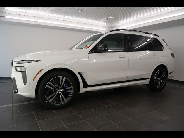 2025 BMW X7 M60i