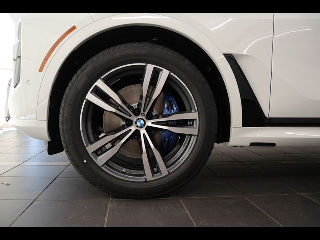 2025 BMW X7 M60i