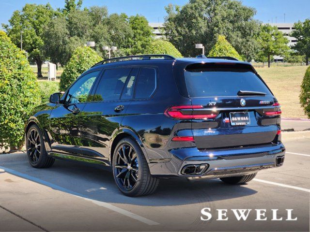 2025 BMW X7 M60i