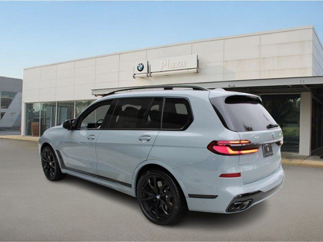 2025 BMW X7 M60i