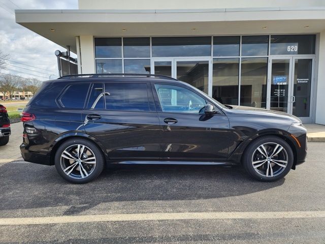 2025 BMW X7 M60i