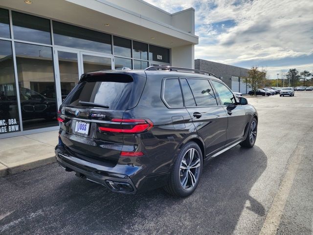 2025 BMW X7 M60i