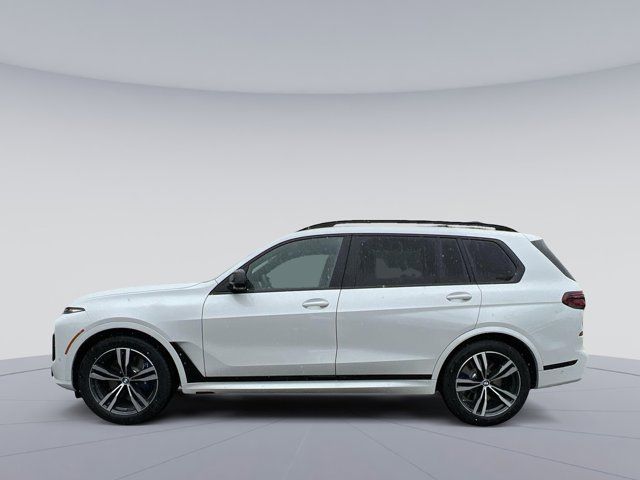 2025 BMW X7 M60i