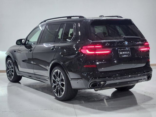 2025 BMW X7 M60i