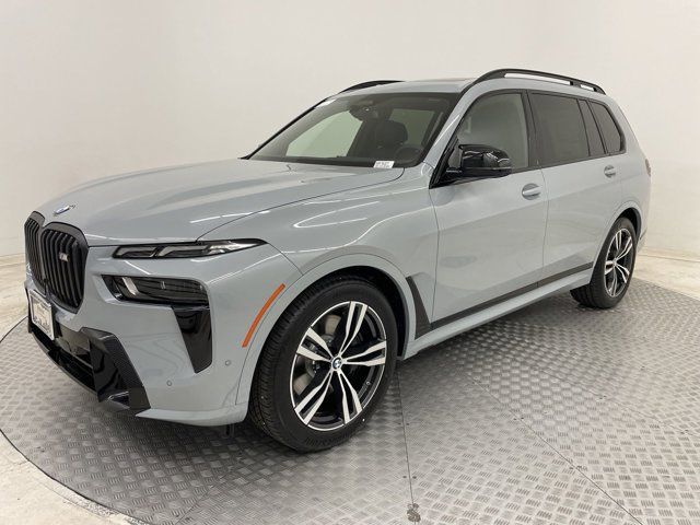 2025 BMW X7 M60i