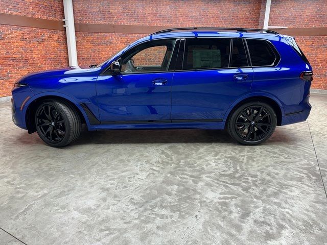 2025 BMW X7 M60i