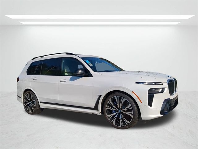 2025 BMW X7 M60i