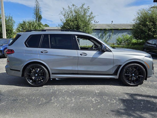 2025 BMW X7 M60i