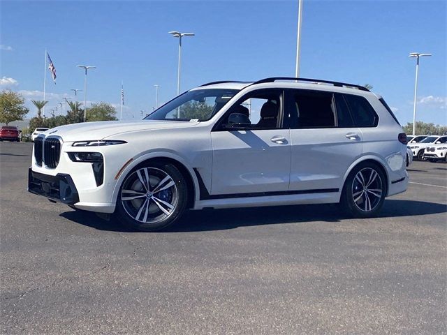 2025 BMW X7 M60i