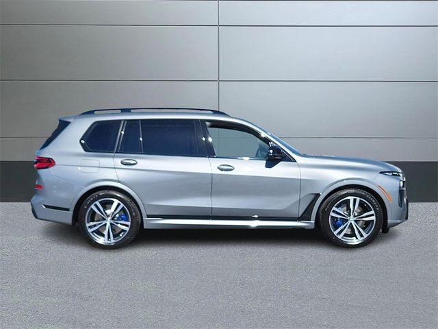 2025 BMW X7 M60i