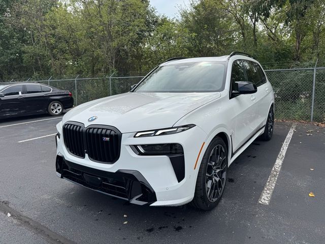 2025 BMW X7 M60i