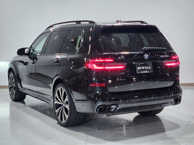 2025 BMW X7 M60i